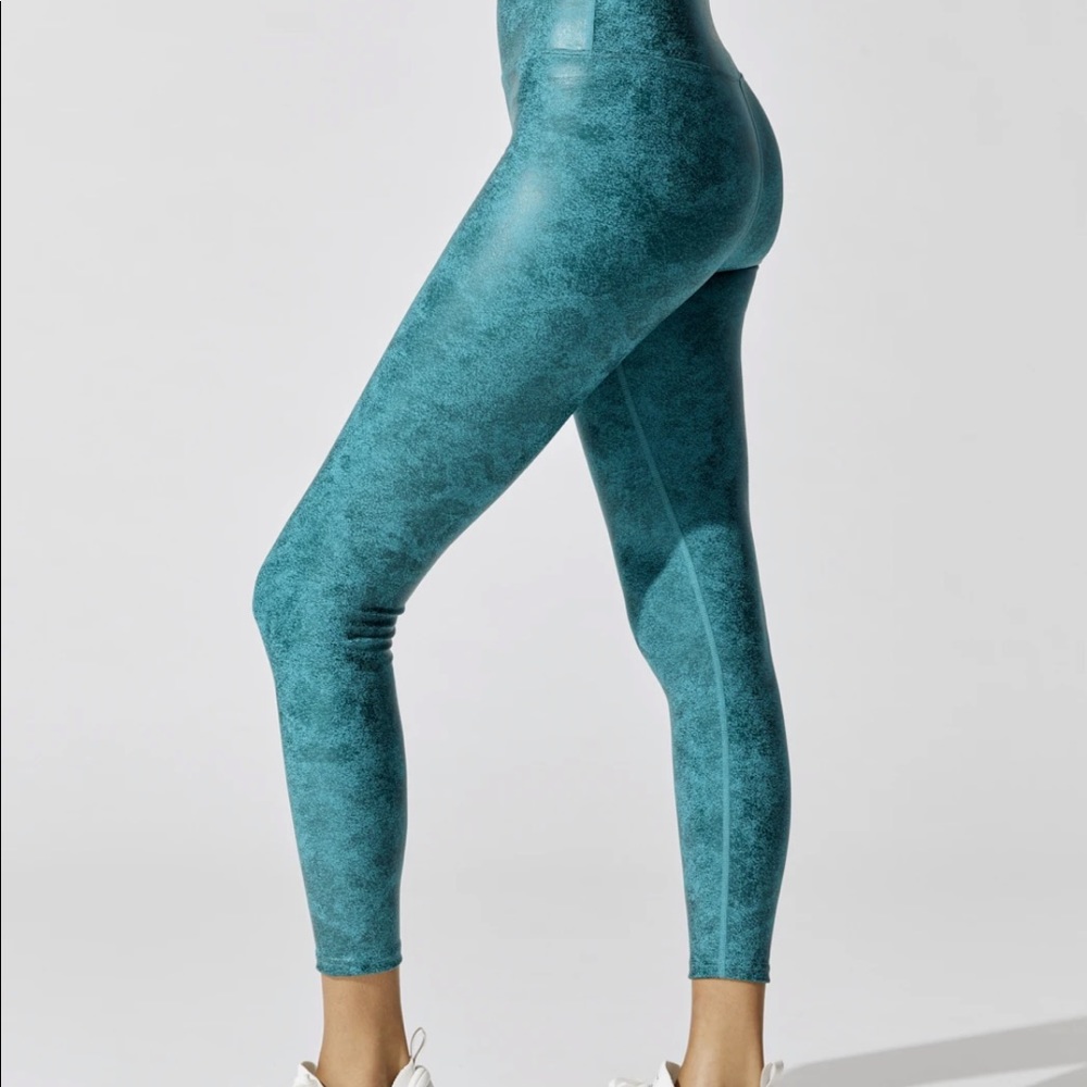 *NWT* Carbon 38 Leatherette High Rise 7/8 Legging